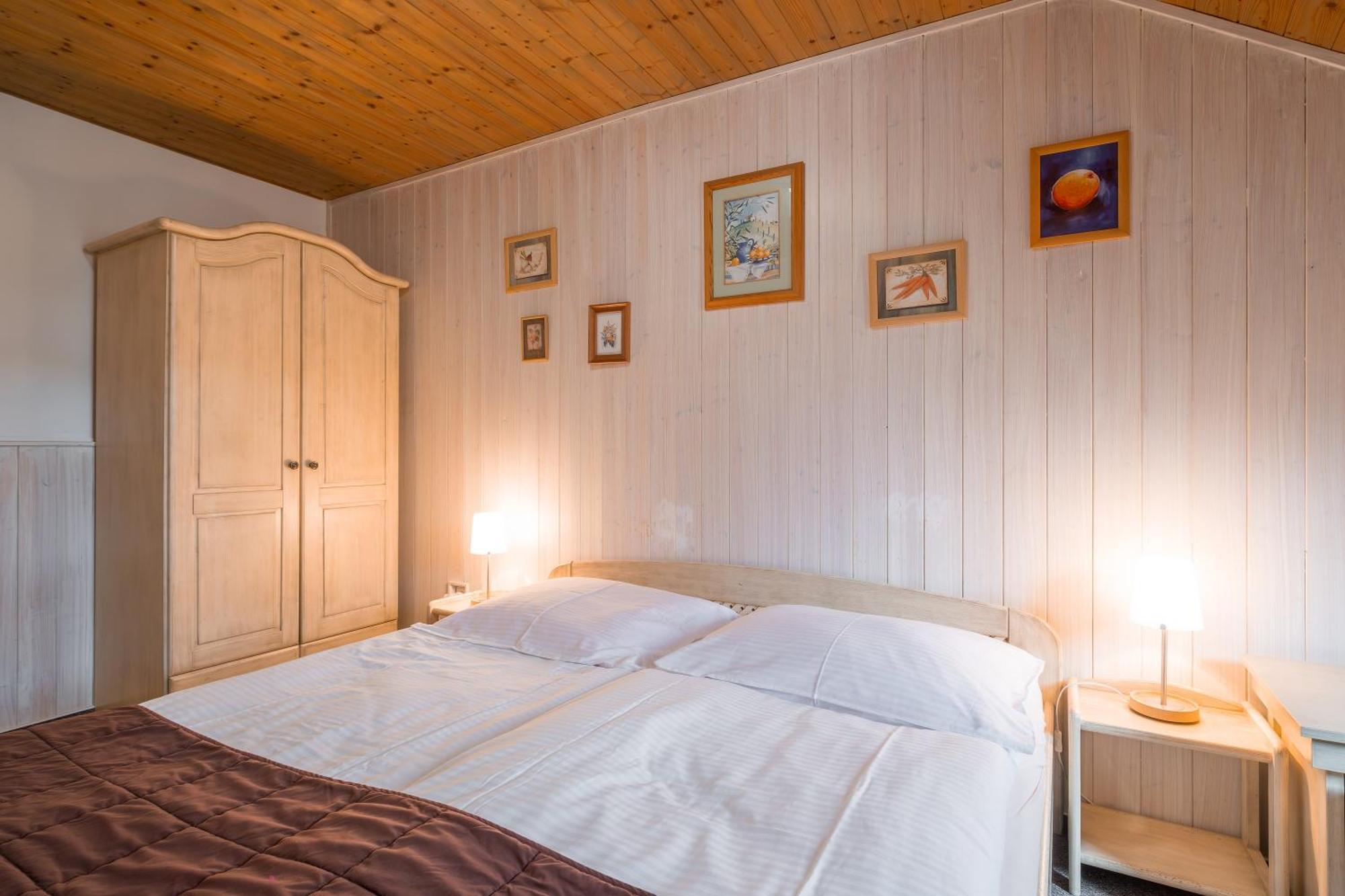 Hotel Maxant Frymburk Chambre photo